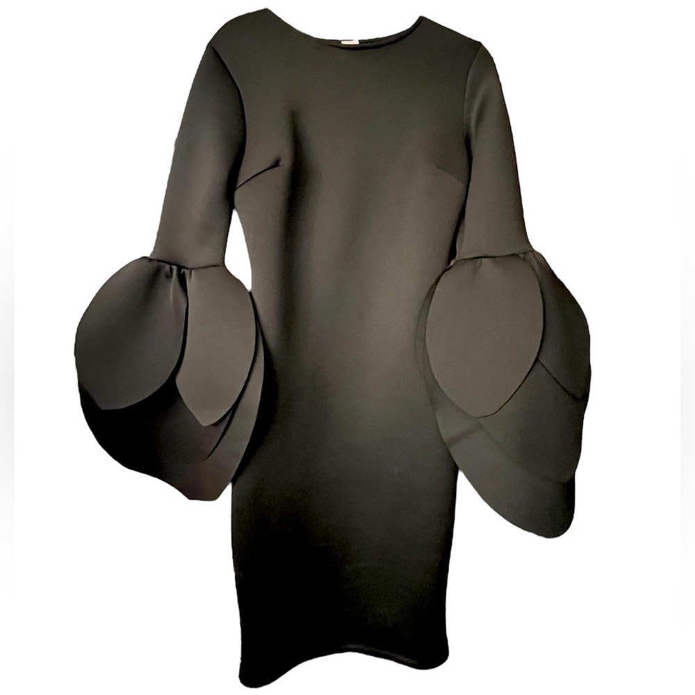 Petal Neoprene Sleeve Black Fitted Dramatic Dress EUC